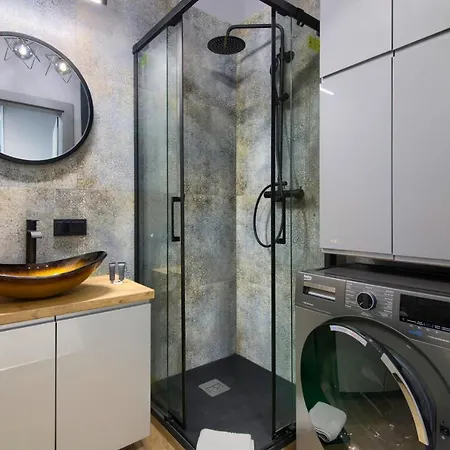 In - Hanza Tower - Sauna & Pool מלון דירות *