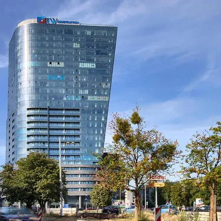 In - Hanza Tower - Sauna & Pool מלון דירות שצ'צ'ין