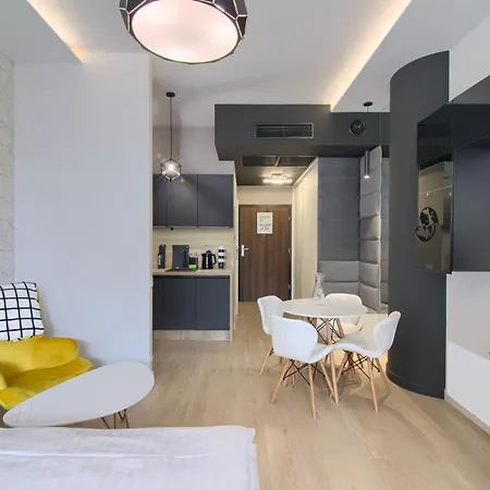 מלון דירות In - Hanza Tower - Sauna & Pool שצ'צ'ין