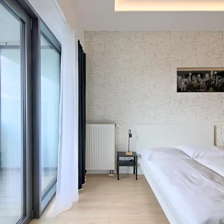 In - Hanza Tower - Sauna & Pool מלון דירות שצ'צ'ין