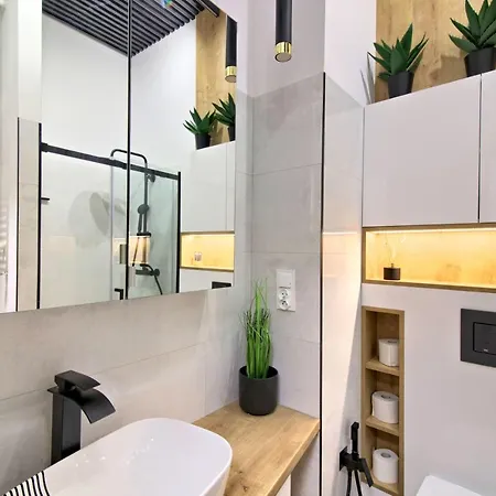 In - Hanza Tower - Sauna & Pool * שצ'צ'ין